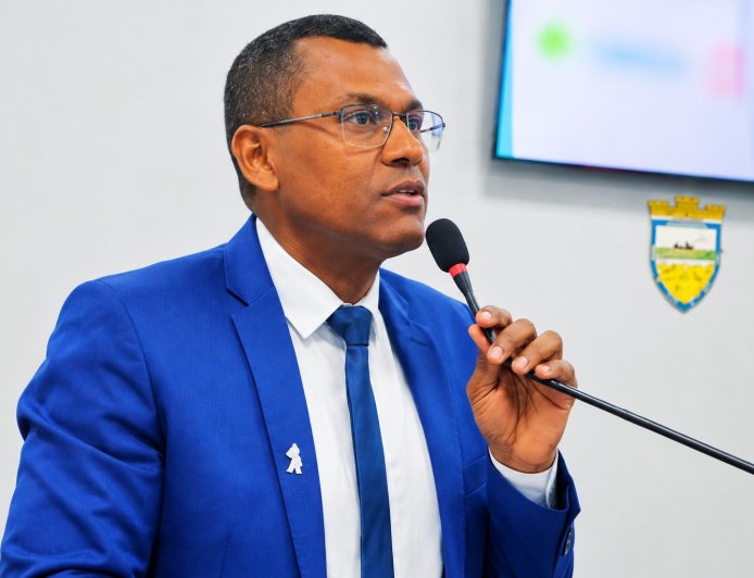 Vereador Enfermeiro Rogério reassume mandato na Câmara Municipal de Formosa
