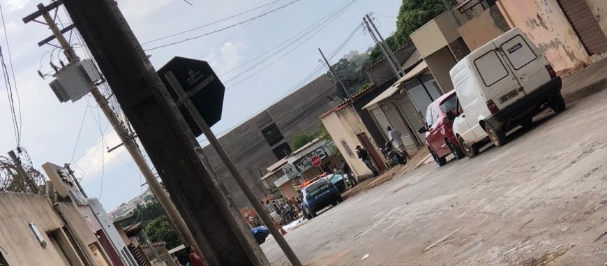 Homem é morto a facada no Setor Nordeste, em Formosa; polícia procura suspeito