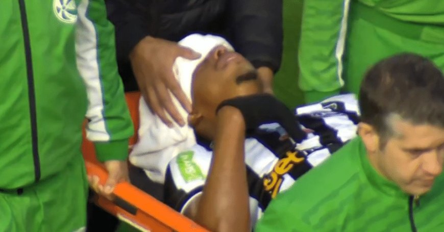 Atacante do Athletic sofre trauma cranioencefálico e deixa jogo de ambulância
