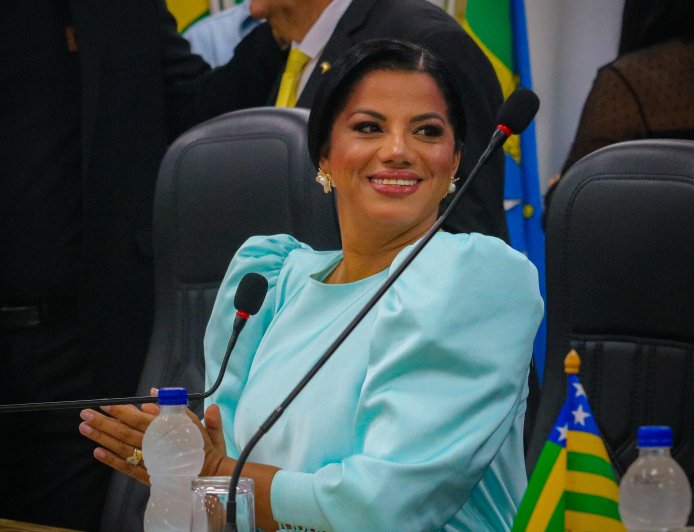Câmara de Formosa aprova por unanimidade três pedidos de impeachment contra Simone Ribeiro