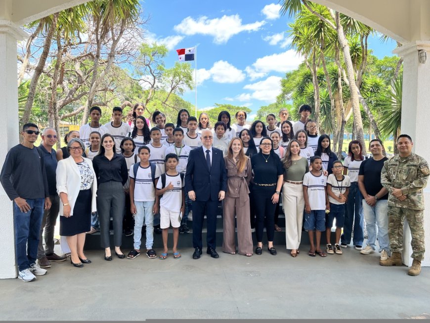 Projeto Passaporte para o Mundo leva alunos de Formosa à Embaixada do Panamá
